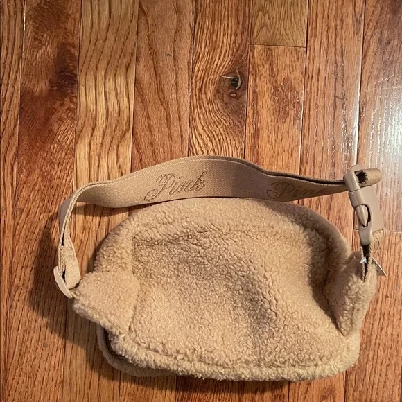 PINK Victoria's Secret Beige Sherpa Fanny Pack - Picture 6 of 6
